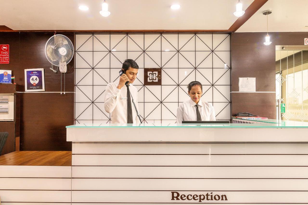 Hotel Satkar Surat Esterno foto